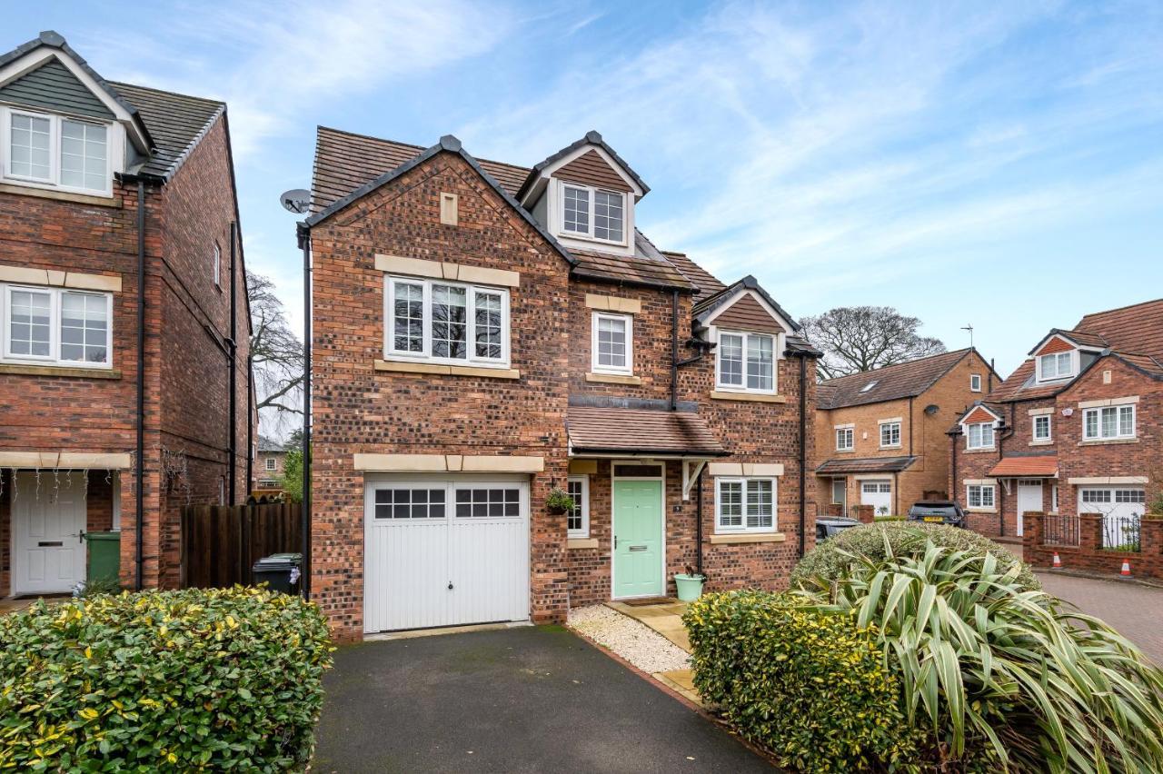 Spacious And Modern Townhouse I Pass The Keys York Exterior photo