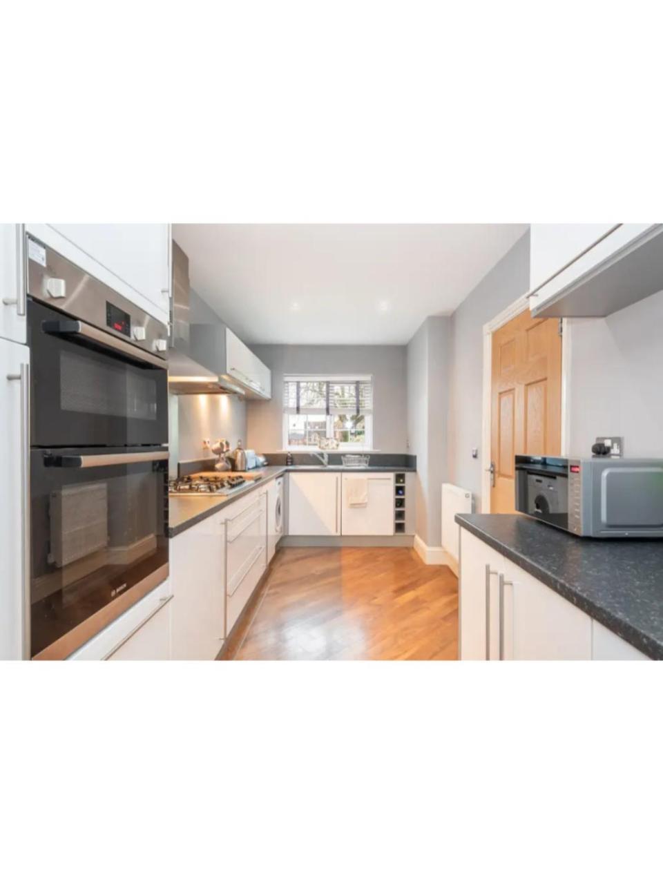 Spacious And Modern Townhouse I Pass The Keys York Exterior photo