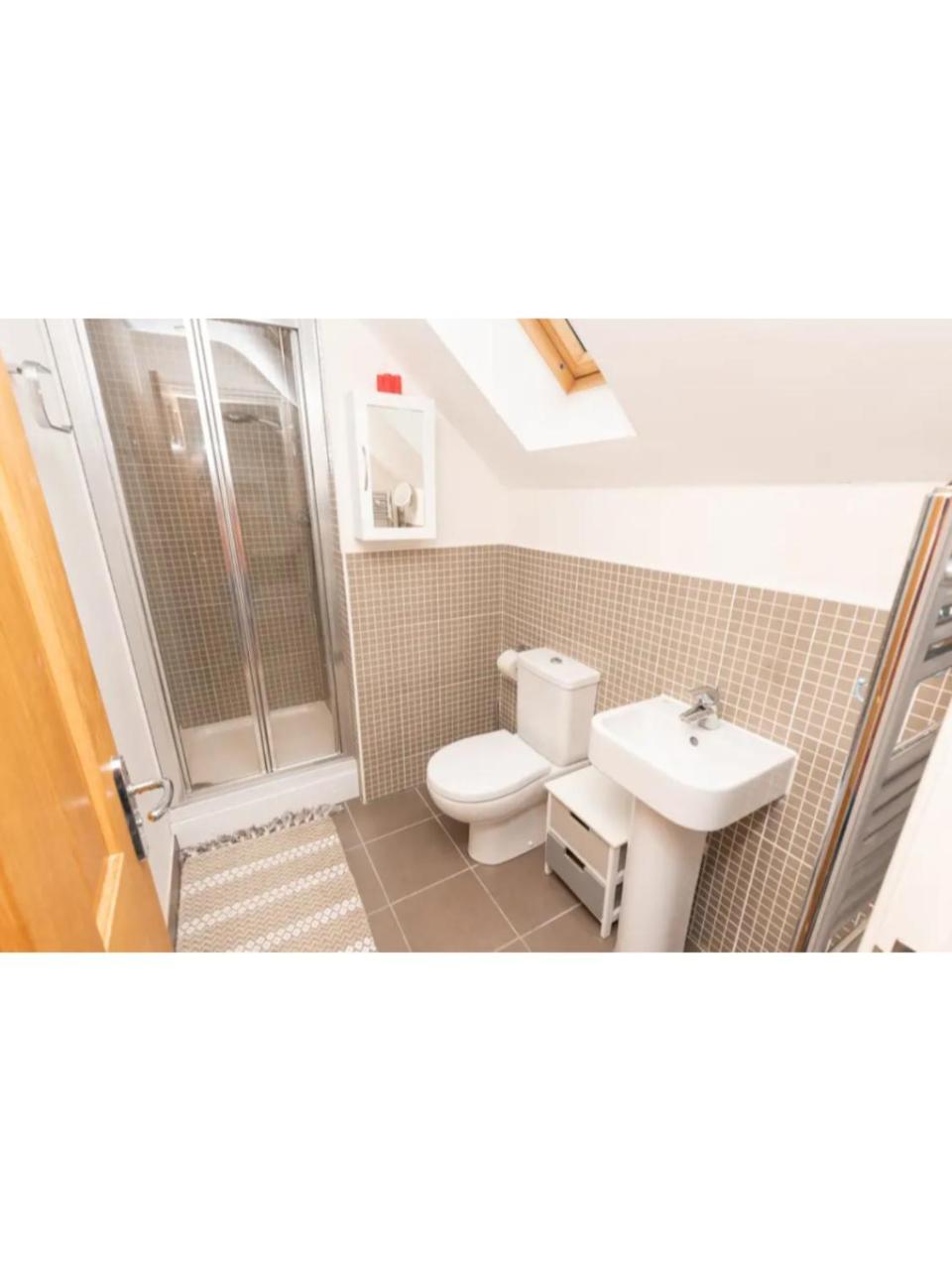 Spacious And Modern Townhouse I Pass The Keys York Exterior photo